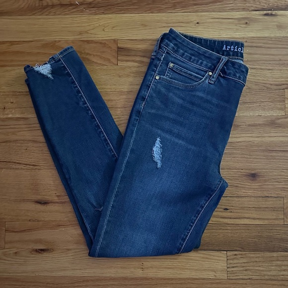 Like New! Articles Of Society Jeans size 28 - Picture 2 of 7